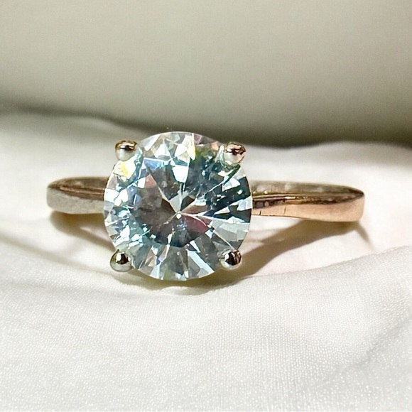 Avon | Vintage Cubic Zirconia Silver Tone Ring (9) - Picture 3 of 8